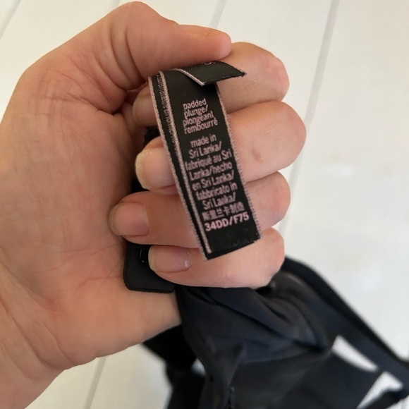 Victoria secret padded plunge wired black bra 34DD - Picture 3 of 5